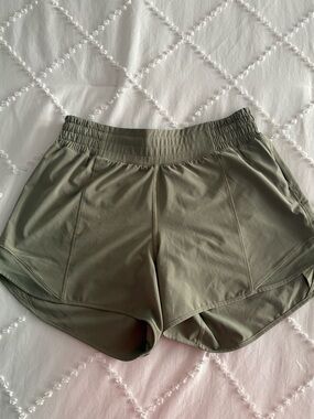Lululemon Hotty Hot Shorts Size 6